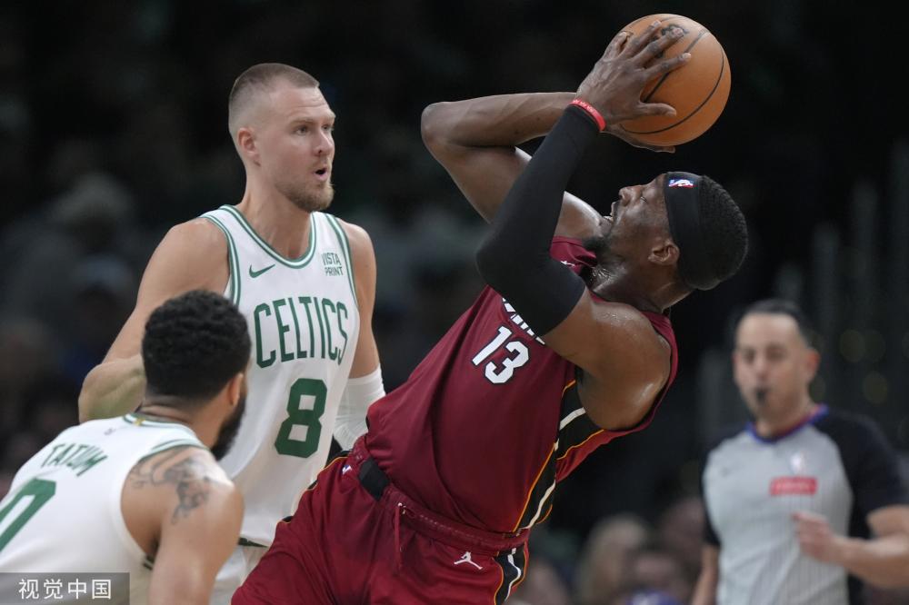 出自己穿竞 出自己穿竞