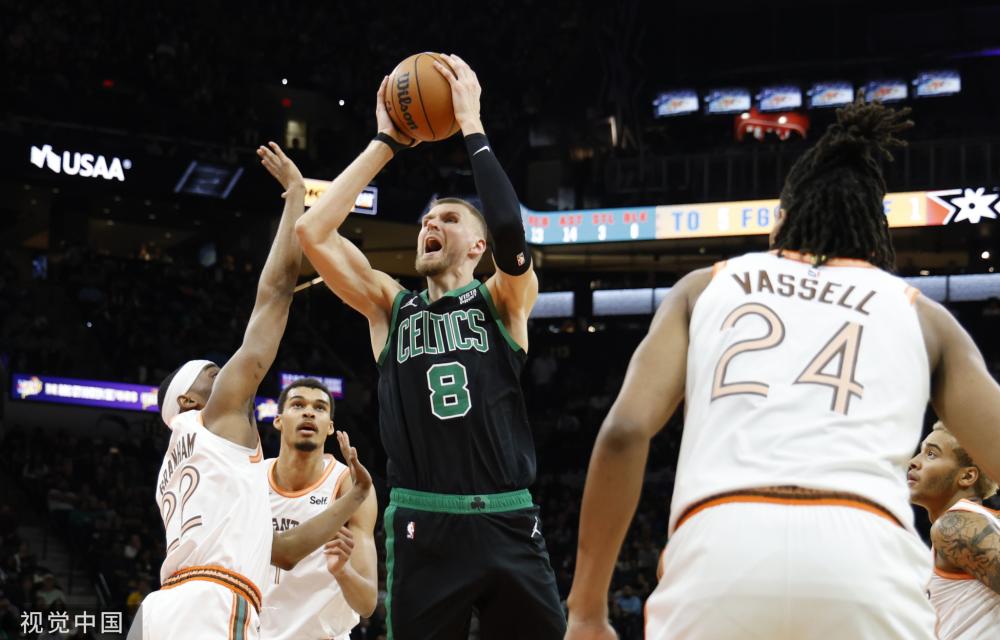 仍与中国队 仍与中国队