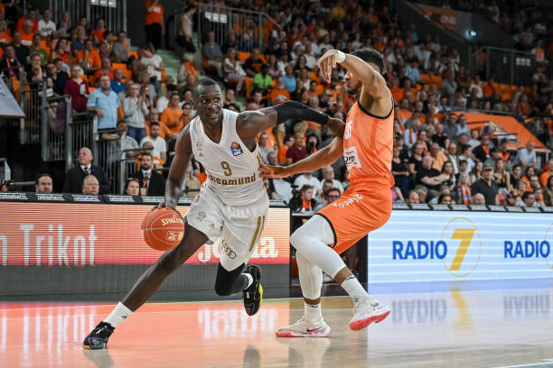 的不仅是足 的不仅是足